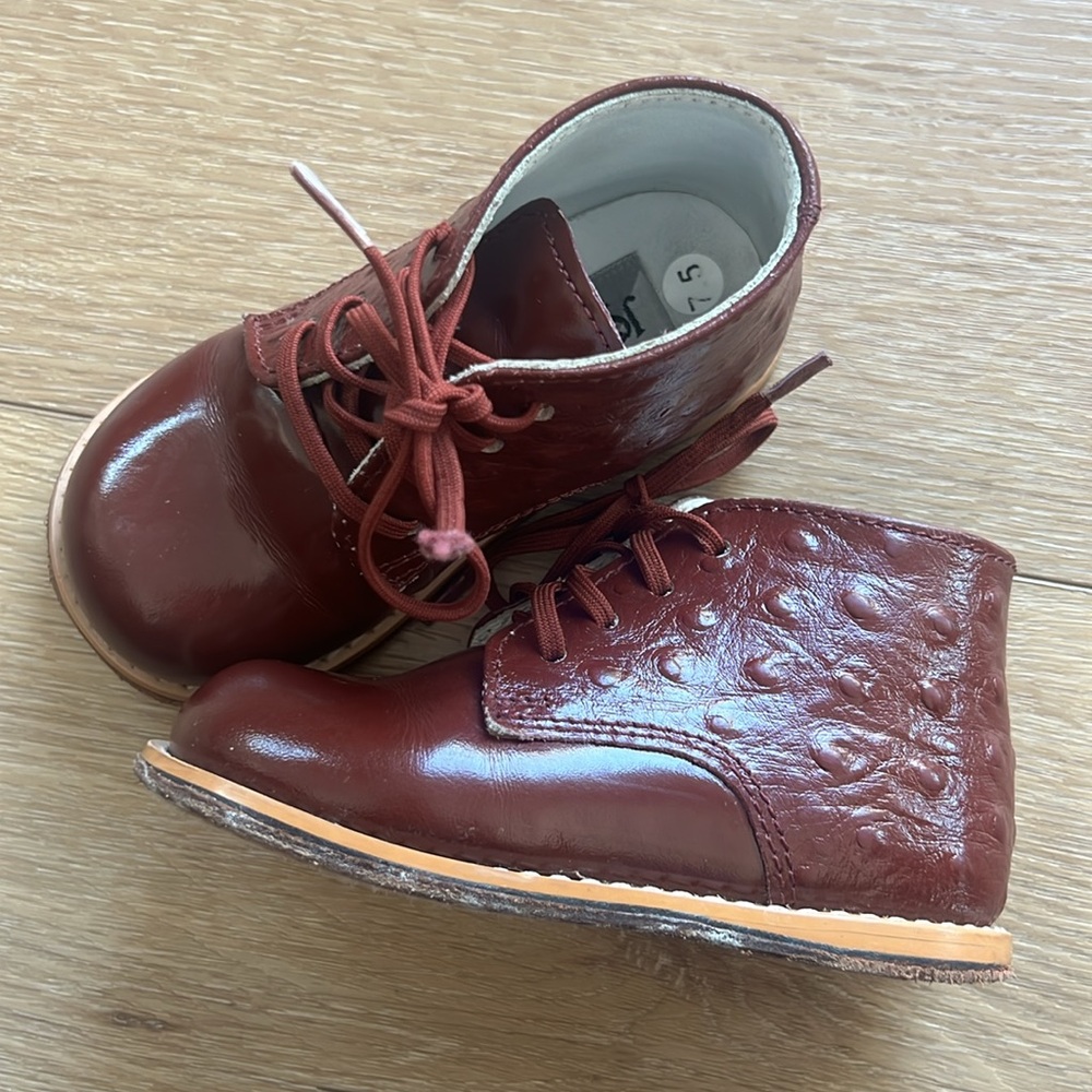 Leather ankle boot red